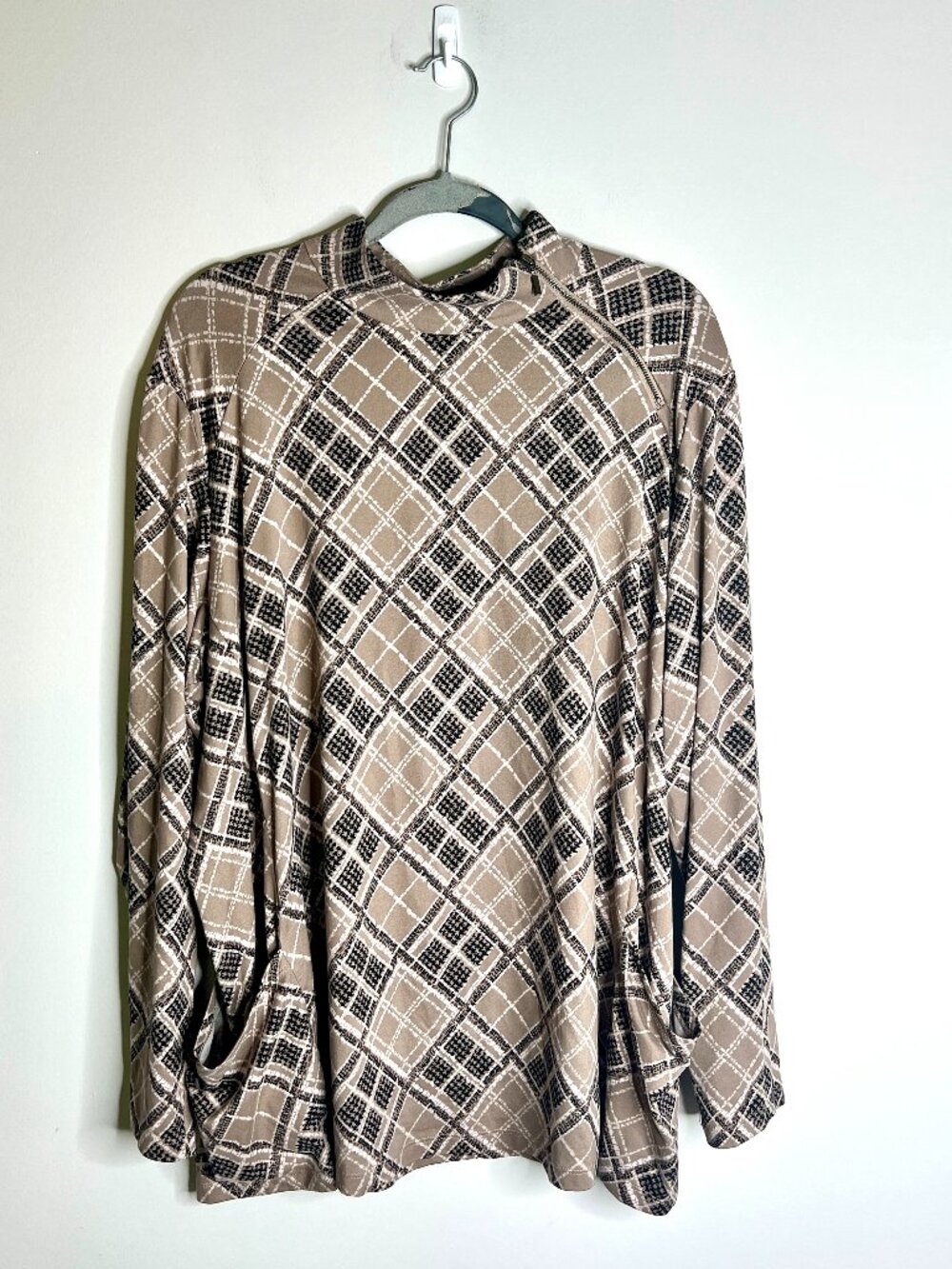 Susan Graver Liquid Knit Plaid Taupe Print Mock Neck Front Pockets Lagenlook 2X